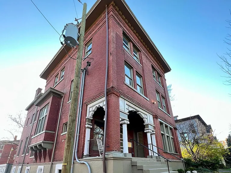 1337 S 4th St — Photo 4
