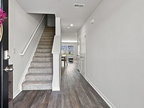 4th image of 249 Mackenzie Way