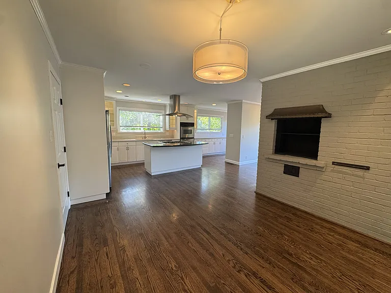 Breakfast nook, or sitting area.