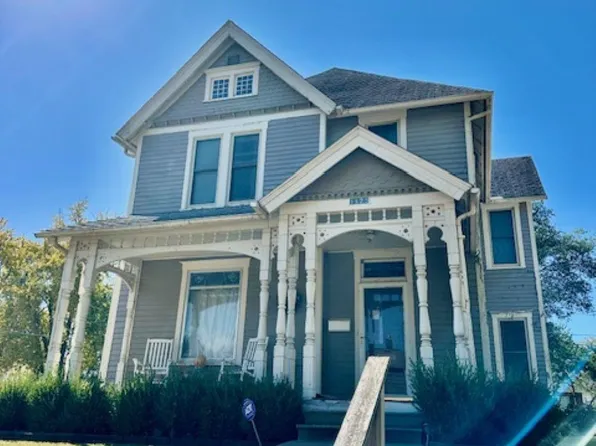 1123 S 7th St, Burlington, IA 52601