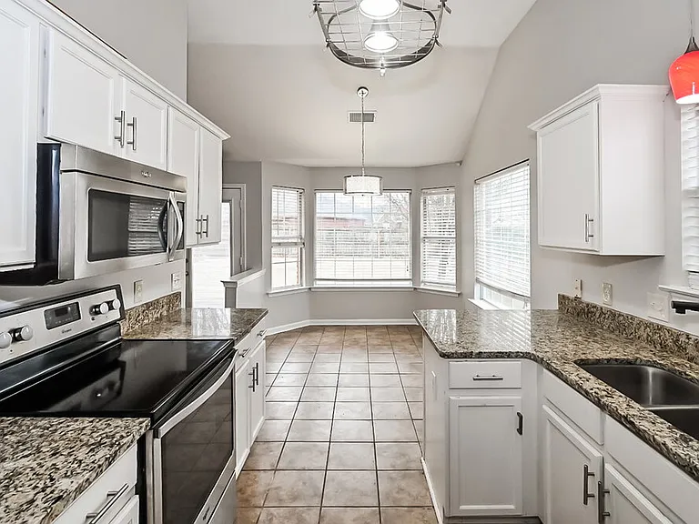 12829 Fox Bend Ln — Photo 8