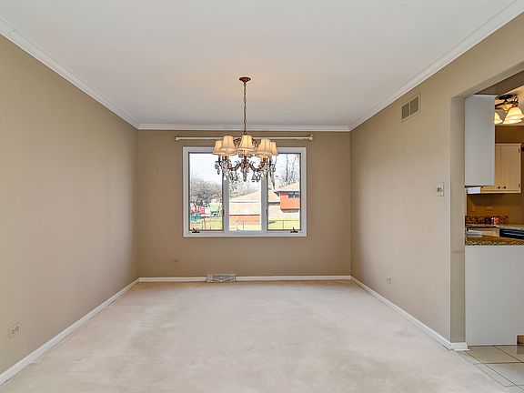 5th image of 10S286 Hampshire Ln E