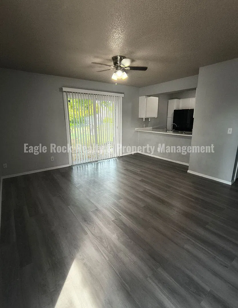 East Tulsa Duplex Unit for Rent (2 beds & 1.5 baths) — Photo 2