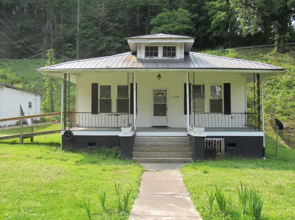 634 Meadow St NE, Coeburn, VA 24230