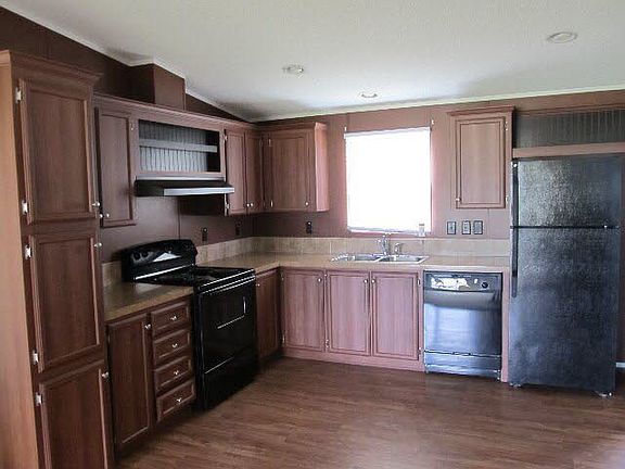 3rd image of 76 Oak Creek Dr #1