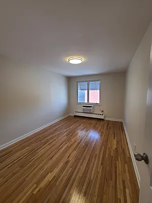 Rented by Bouklis Group | media 7