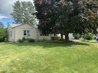 W271N2546 Pear Tree Ln, Pewaukee, WI 53072