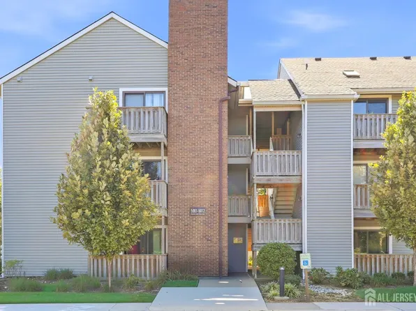 5007 Ravens Crest Dr, Plainsboro, NJ 08536