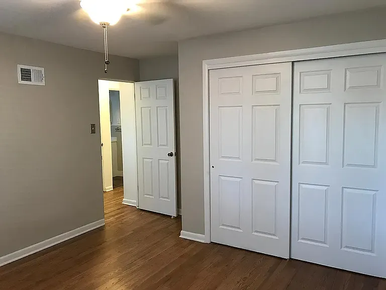 1725 E Warren Ave #1 — Photo 3
