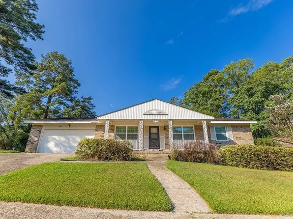 413 Robin Rd, El Dorado, AR 71730