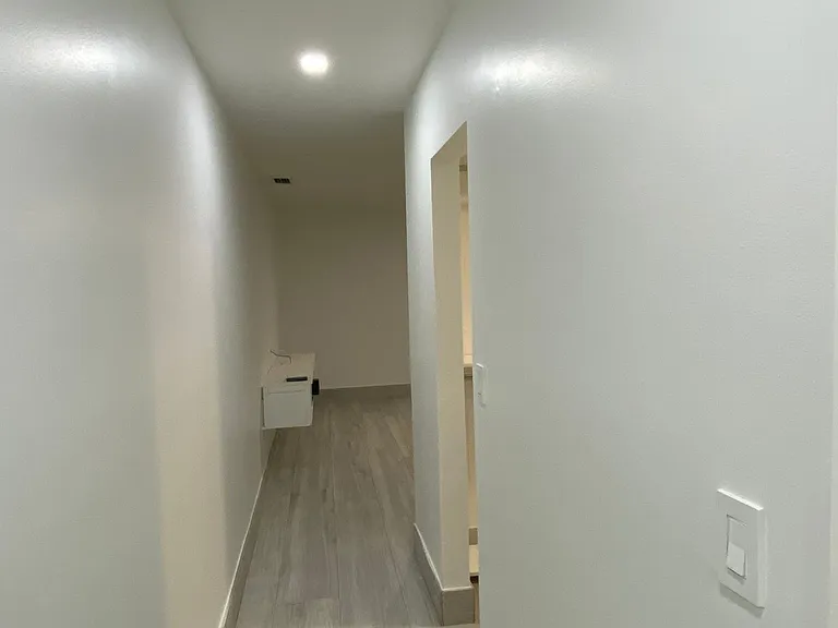 403 SW 89th Pl — Photo 12