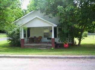 211 Cora St, Laurens, SC 29360