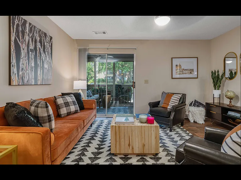 The Lakes Apartments