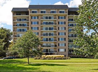 3200 W Bde Maka Ska Pkwy APT 302, Minneapolis, MN 55416