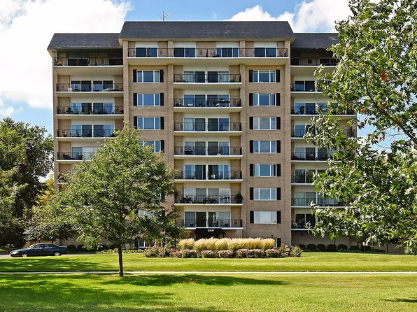 3200 W Bde Maka Ska Pkwy APT 302, Minneapolis, MN 55416
