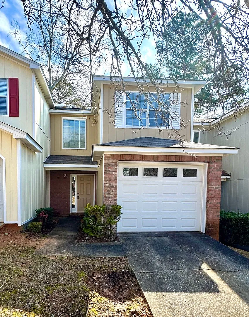 Available NOW - 102 Woodrun Place — Photo 1