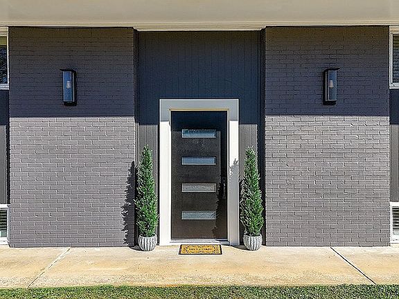 4th image of 5 Greenbriar Ave