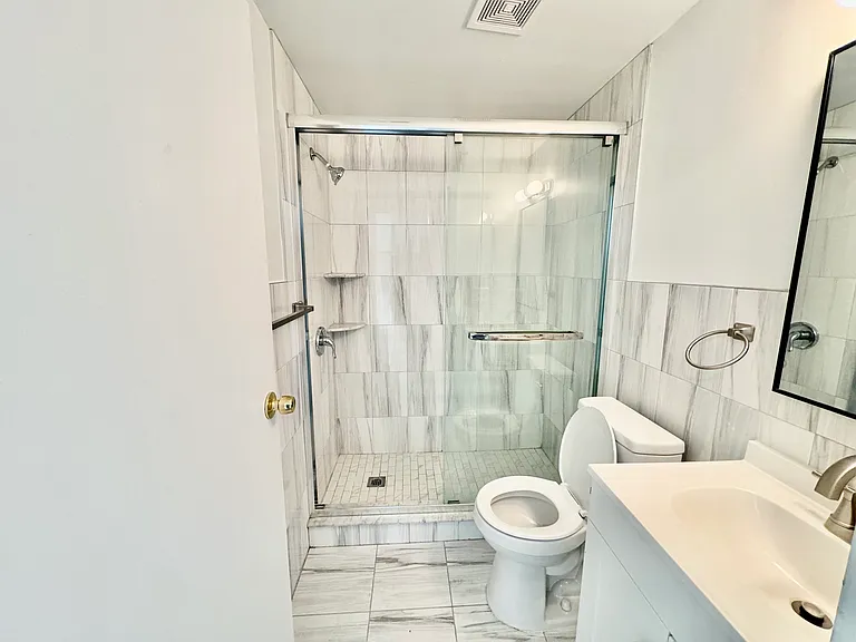 20 N 40th St #34 — Photo 12