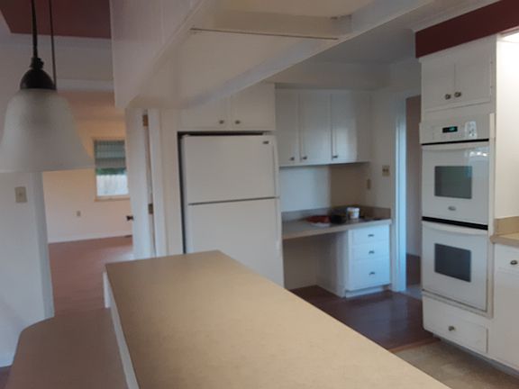 3rd image of 20 Greeneview Dr