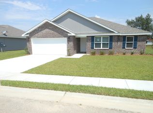 422 W Petunia Dr, Long Beach, MS 39560