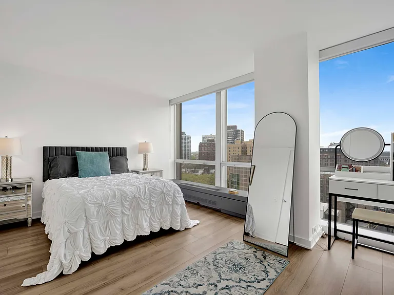 340 W Diversey Pkwy #1216 — Photo 11