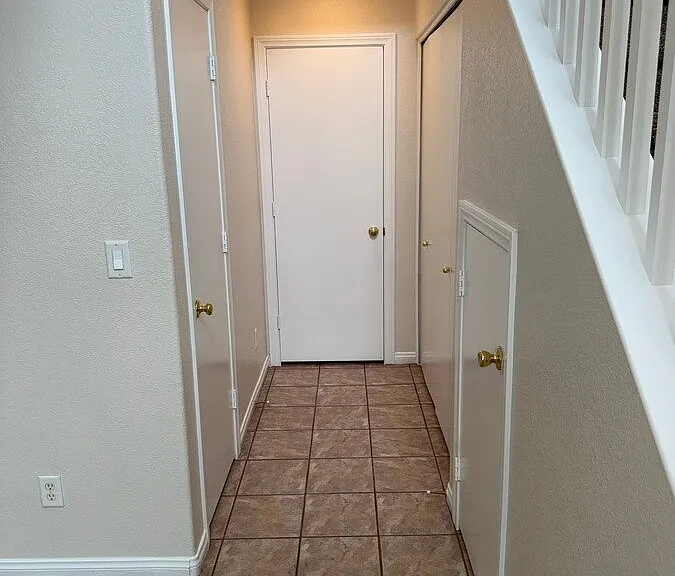 8475 Regal Hills Ct — Photo 18