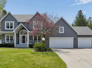 900 Lecuyer Dr, Stillwater, MN 55082