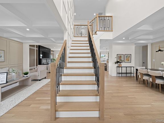 4th image of 1301 Lakeside Drive