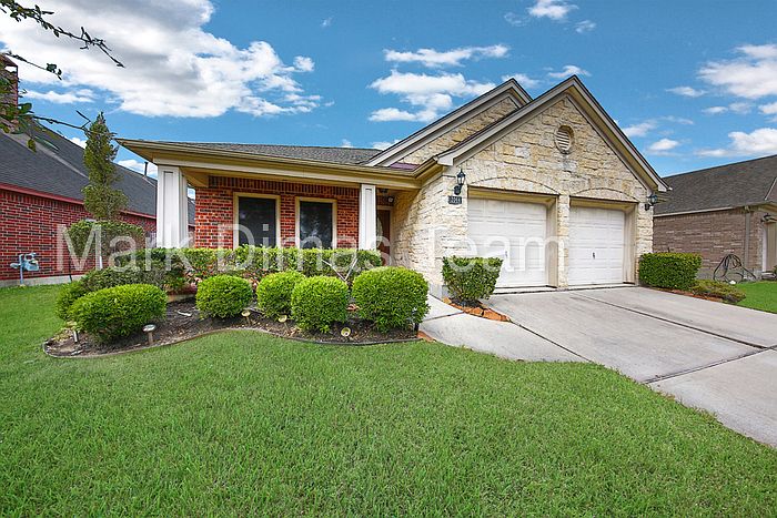 1st image of 2044 Shore Breeze Dr