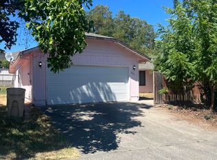 902 NW Carol Dr, Grants Pass, OR
