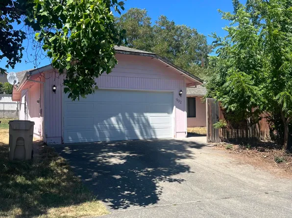 902 NW Carol Dr, Grants Pass, OR 97526