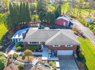 100 Redwood Ln, Butler, PA 16002