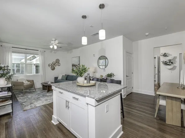 Hickory Cottages Apartment Homes