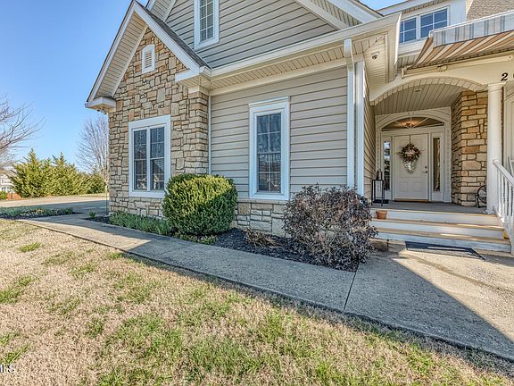 5th image of 204 James Ct
