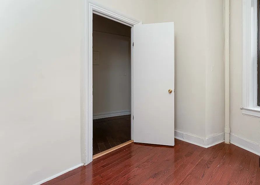 2nd image of 5 Westminster Rd #2C
