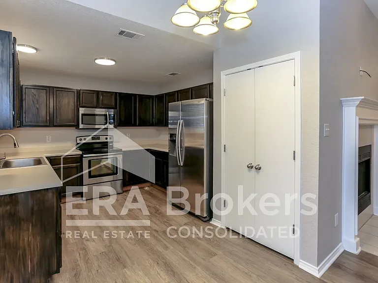 1614 Twisted Oak Dr #TWISTEDOAK1614 — Photo 8