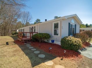 33 Lear Dr, Coventry, RI 02816