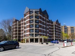 8 Christopher Ct #601, Guelph, ON N1G 4N7