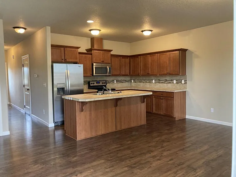 2555 Carson Loop — Photo 3