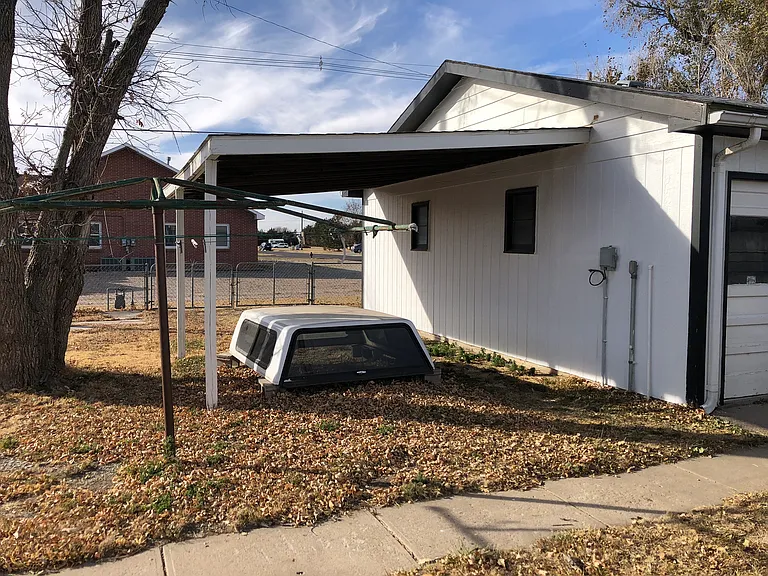 130 N Main Ave — Photo 3