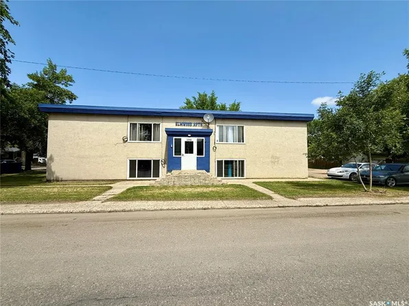 1502 105th STREET, North Battleford, SK S9A 1T6