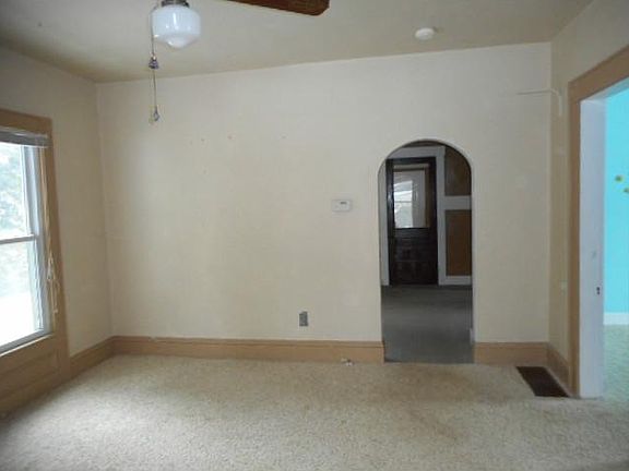 4th image of 211 N Scott St