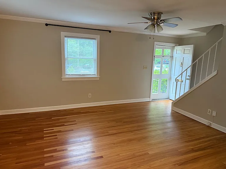 1055 Nichols Dr — Photo 5