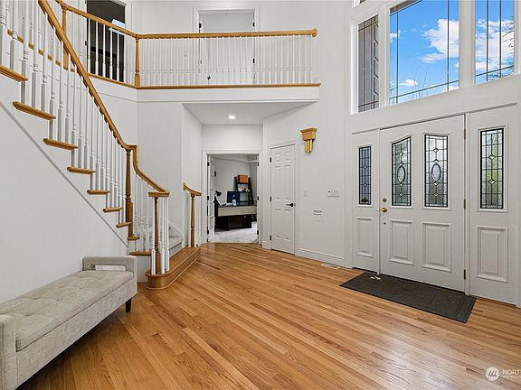 4th image of 5658 171st Avenue SE