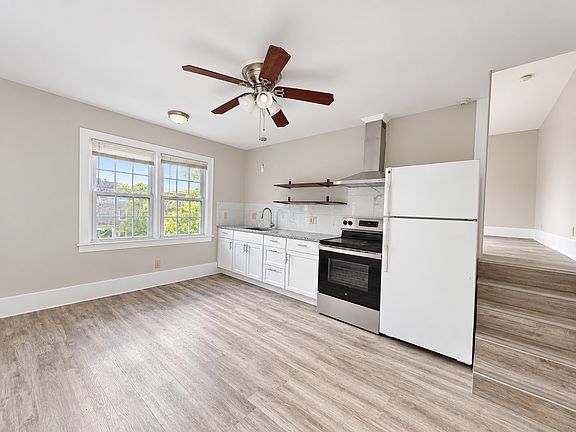 5th image of 388 E Merrimack St #8