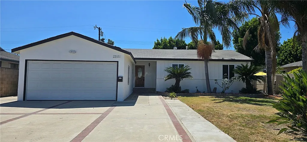4 bed, 1120 sqft, $3,995 — Photo 3