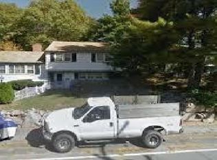 140 Vincent Rd, Dedham, MA 02026