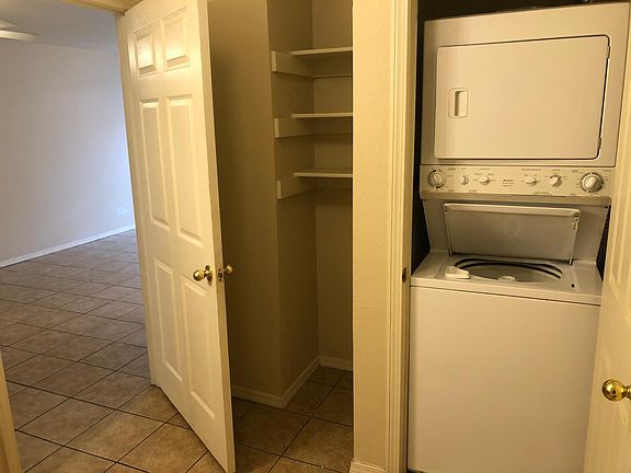 5th image of 815 N Storer Ave APT 2