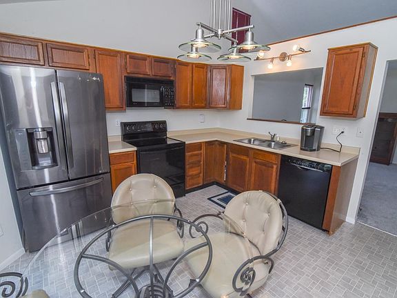 2nd image of 1194 Forest Run Dr