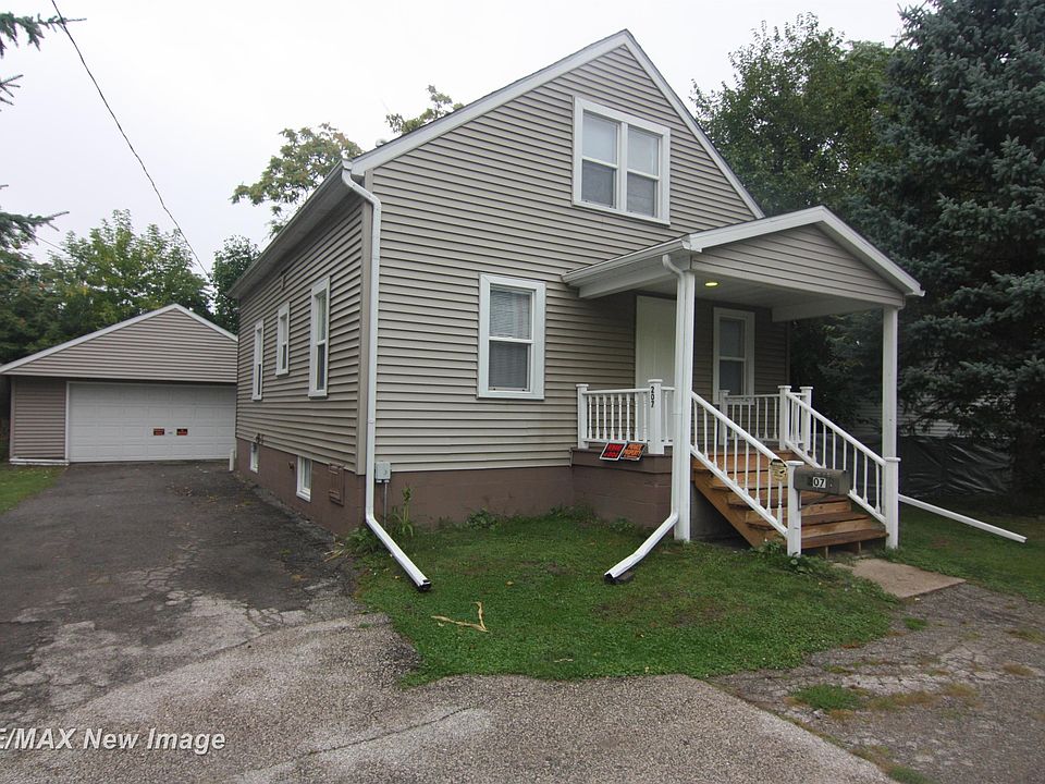 1st image of 207 Deary St